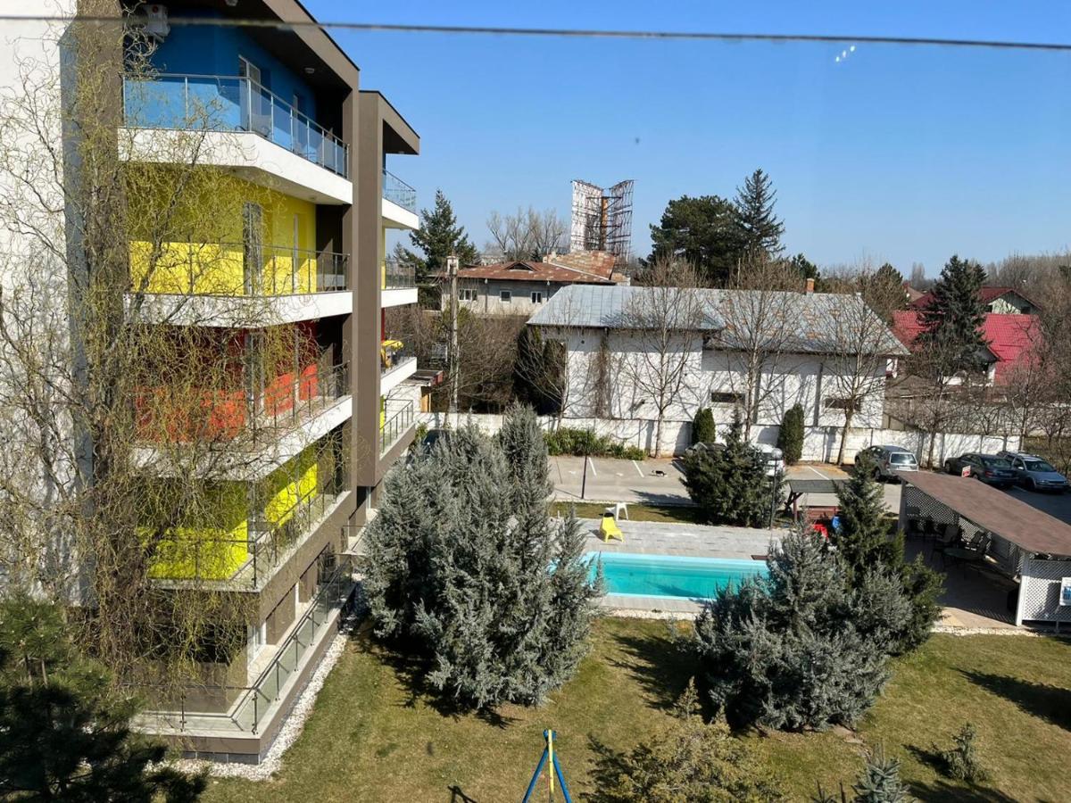 Tranzzzit Airport Apartment Otopeni Exterior photo